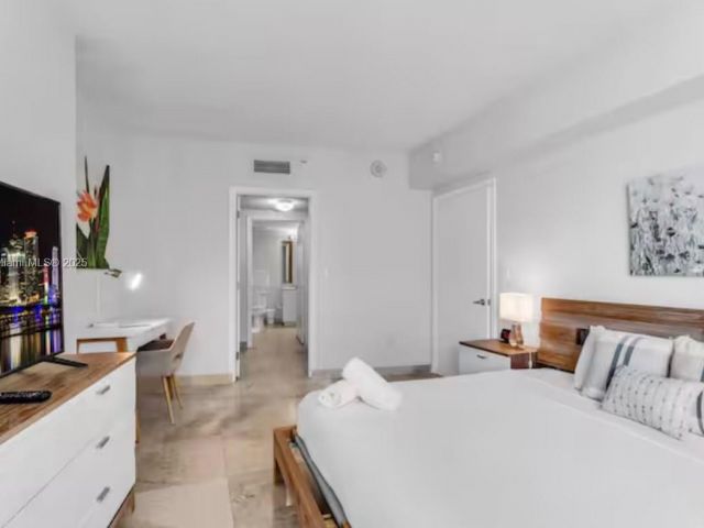 Apartment for rent  Unit #3405 - photo 5652363