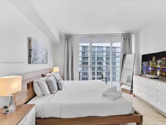 Apartment for rent  Unit #3405 - photo 5652364