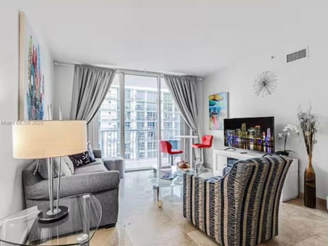 Apartment for rent  Unit #3405 - photo 5652367