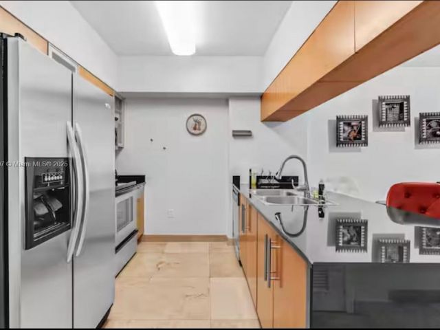 Apartment for rent  Unit #3405 - photo 5652370