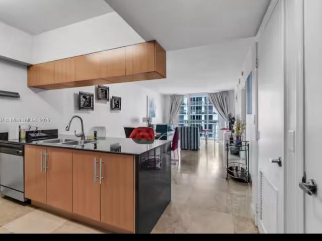 Apartment for rent  Unit #3405 - photo 5652372