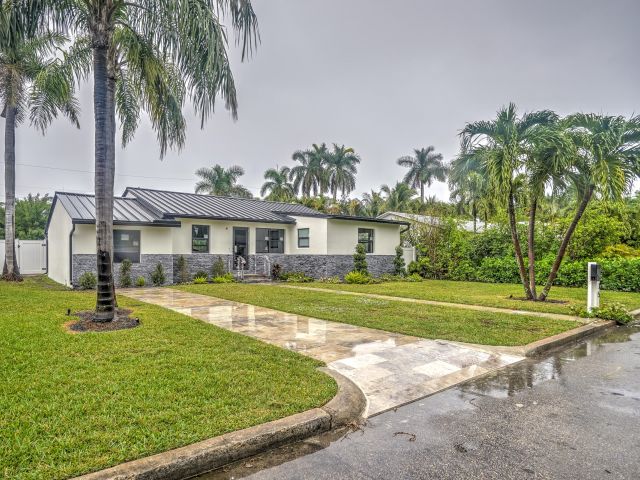 Home for sale at 219 32nd Street - photo 6862171