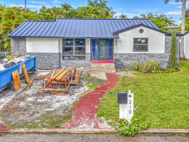 Home for sale at 219 32nd Street - photo 6862172