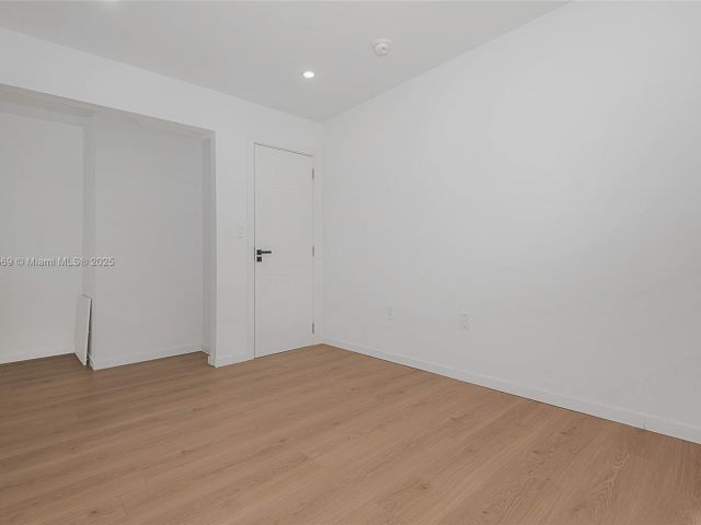 Home for sale at 1985 Calais 3 - photo 5520094