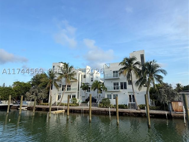 3-bedroom home for sale in Miami Beach - 1985 Calais 3 - MondialRealty