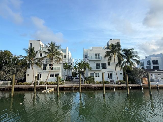 3-bedroom home for sale in Miami Beach - 1985 Calais 3 - MondialRealty