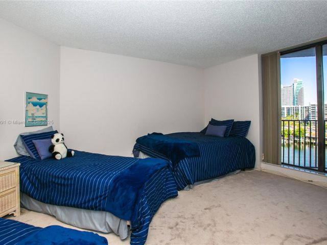 Apartment for sale  Unit #406 - photo 5670035