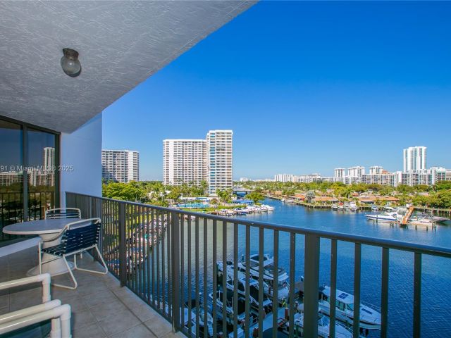 Apartment for sale  Unit #406 - photo 5670041