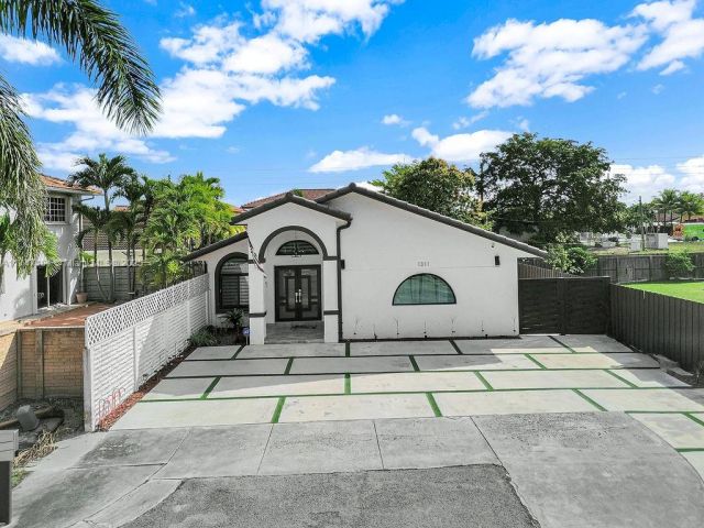 Home for sale at 1311 SW 139th Ct - photo 6054575