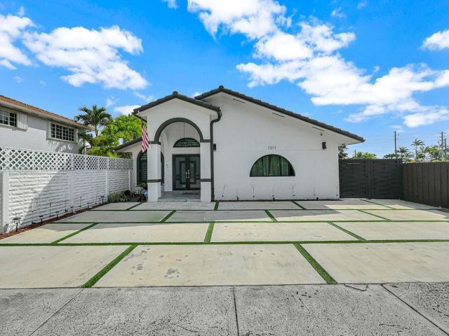 Home for sale at 1311 SW 139th Ct - photo 6054576