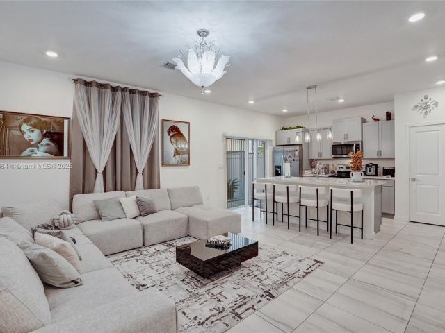 Home for sale at 838 SE 17th St - photo 5599141