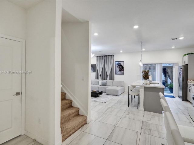 Home for sale at 838 SE 17th St - photo 5599150