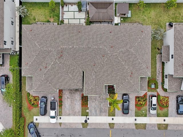 Home for sale at 838 SE 17th St - photo 5599155