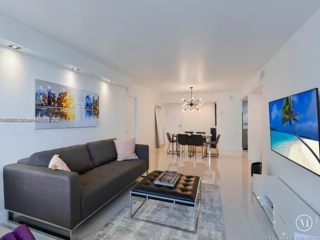 2-bedroom condo for rent in Hollywood - 3725 S Ocean Dr 1019 - MondialRealty
