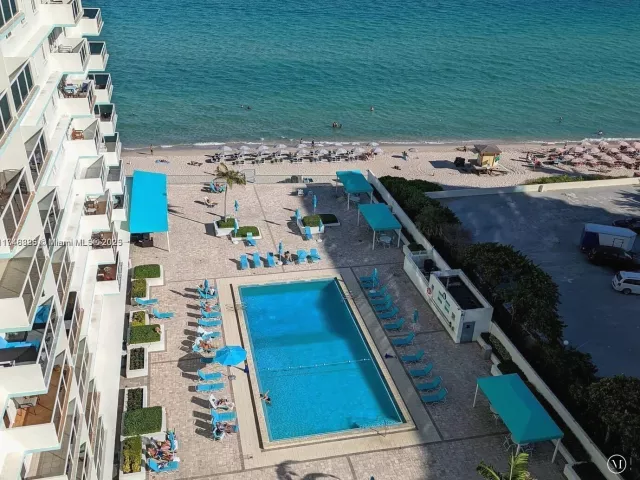 2-bedroom condo for rent in Hollywood - 3725 S Ocean Dr 1019 - MondialRealty