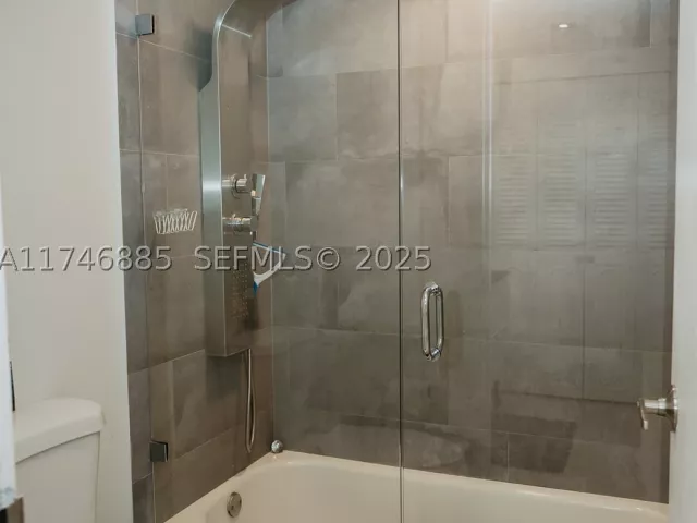 2-bedroom condo for rent in Hollywood - 3725 S Ocean Dr 1019 - MondialRealty