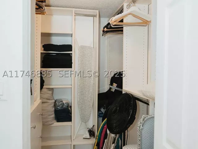 2-bedroom condo for rent in Hollywood - 3725 S Ocean Dr 1019 - MondialRealty