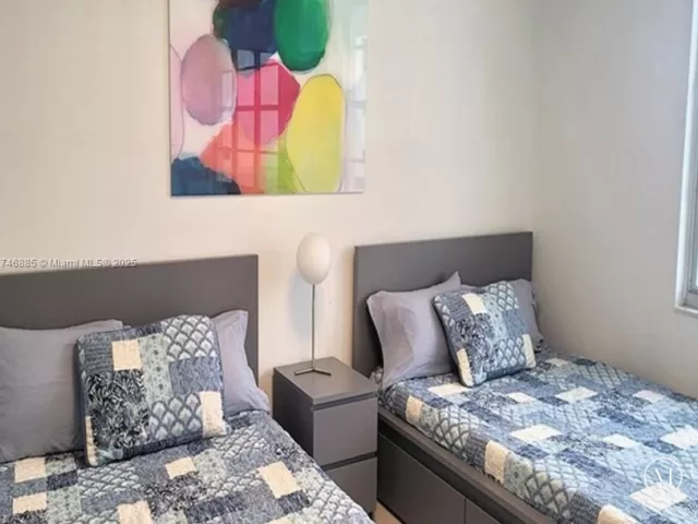 2-bedroom condo for rent in Hollywood - 3725 S Ocean Dr 1019 - MondialRealty