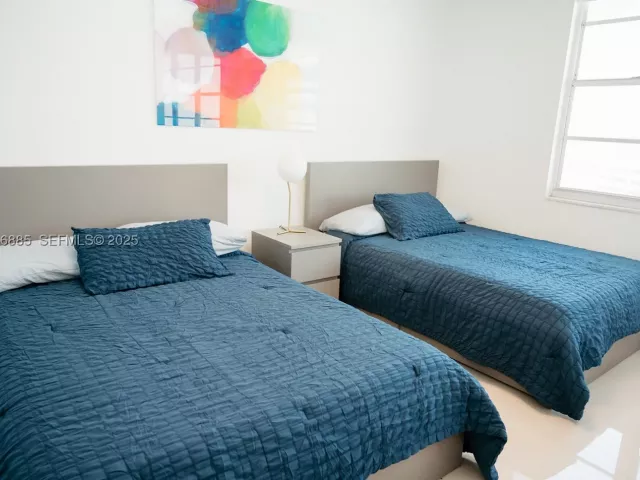 2-bedroom condo for rent in Hollywood - 3725 S Ocean Dr 1019 - MondialRealty