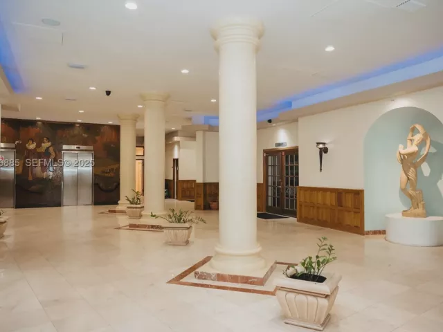 2-bedroom condo for rent in Hollywood - 3725 S Ocean Dr 1019 - MondialRealty