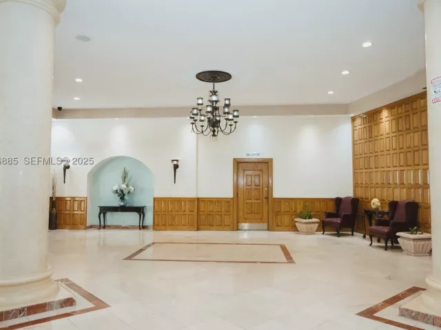 2-bedroom condo for rent in Hollywood - 3725 S Ocean Dr 1019 - MondialRealty