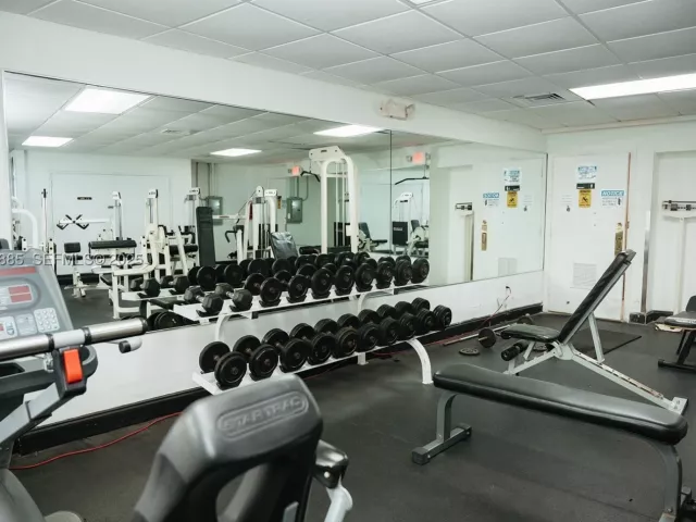 2-bedroom condo for rent in Hollywood - 3725 S Ocean Dr 1019 - MondialRealty