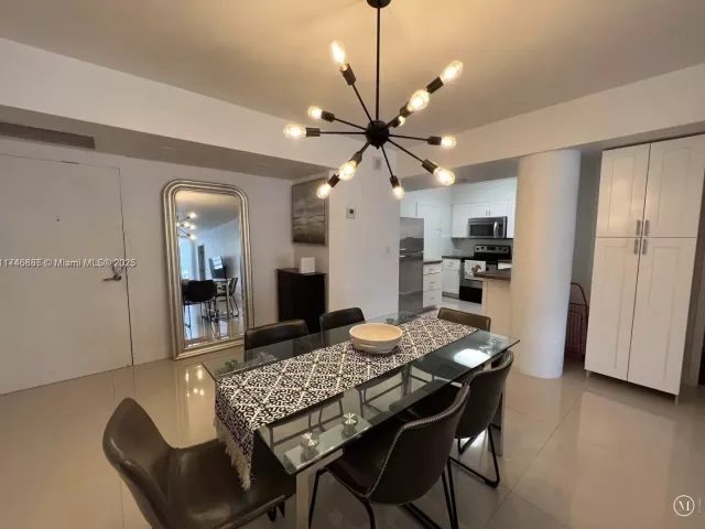 2-bedroom condo for rent in Hollywood - 3725 S Ocean Dr 1019 - MondialRealty