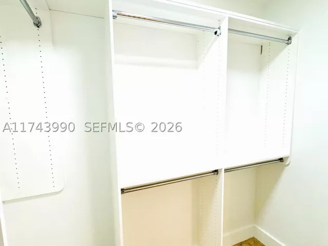 2-bedroom condo for sale in Miami - 41 SE 5th St 808 - MondialRealty