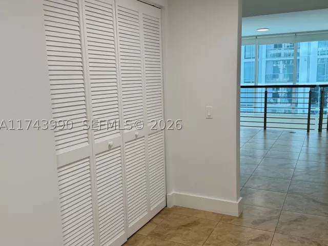 2-bedroom condo for sale in Miami - 41 SE 5th St 808 - MondialRealty