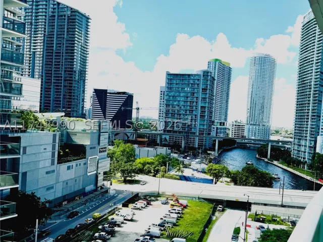 2-bedroom condo for sale in Miami - 41 SE 5th St 808 - MondialRealty