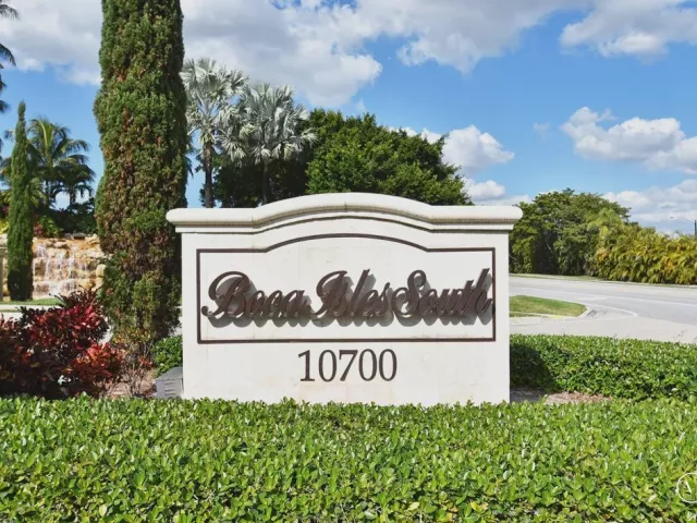 2-bedroom condo for sale in Miami - 41 SE 5th St 808 - MondialRealty