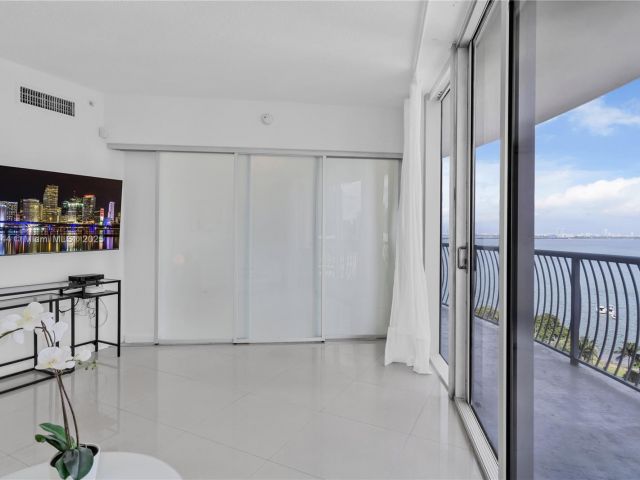 Apartment for sale  Unit #1602 - photo 5651987