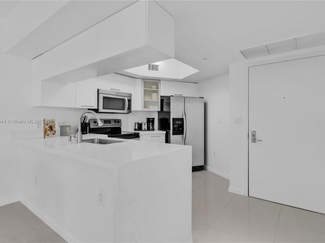 Apartment for sale  Unit #1602 - photo 5651992