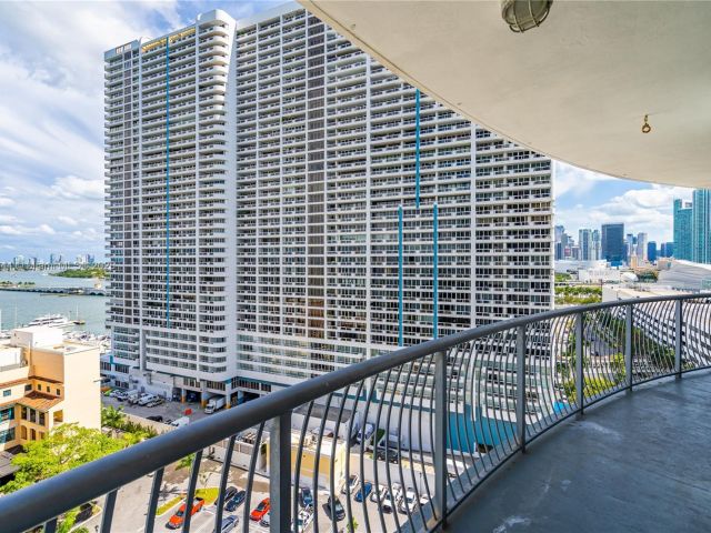 Apartment for sale  Unit #1602 - photo 5651995