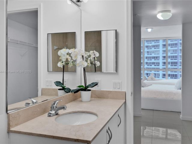 Apartment for sale  Unit #1602 - photo 5651998