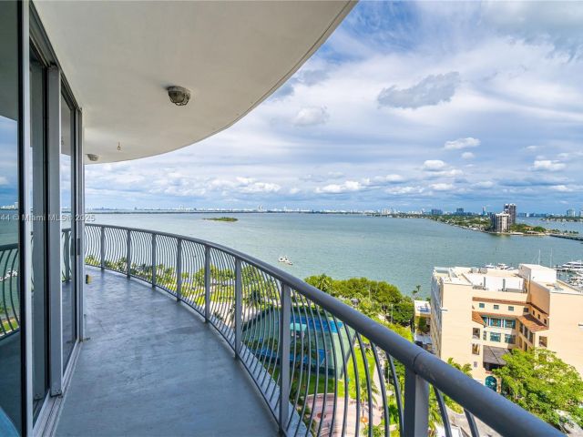 Apartment for sale  Unit #1602 - photo 5652002