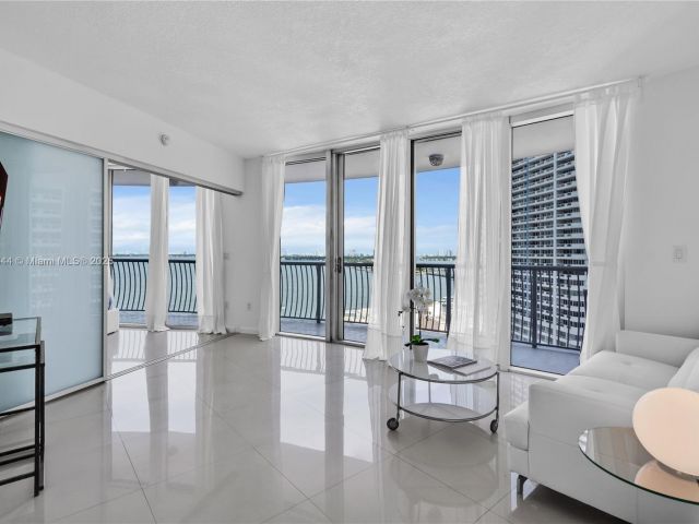 Apartment for sale  Unit #1602 - photo 5652005