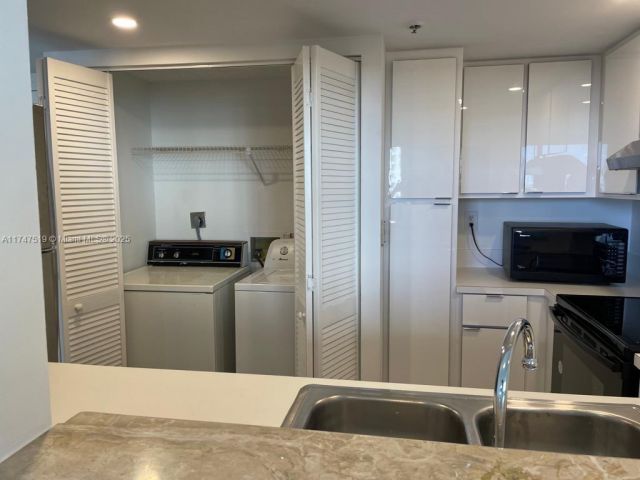 Apartment for sale  Unit #1600 - photo 5623377