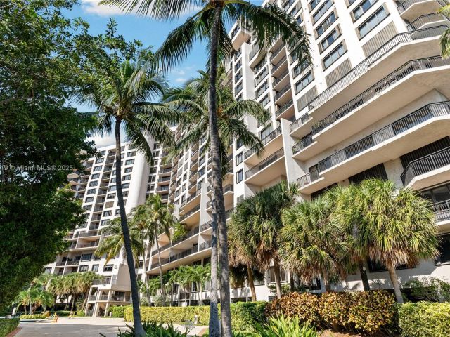 Apartment for sale  Unit #1600 - photo 5623384