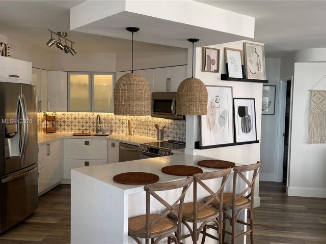 Apartment for rent  Unit #1012 - photo 6263160