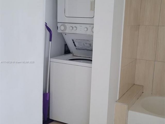 Apartment for sale  Unit #3311 - photo 5652345