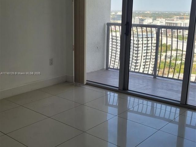 1-bedroom condo for sale in Miami - 1750 N Bayshore Dr 3311 - MondialRealty
