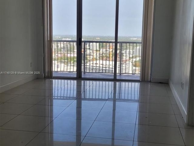 1-bedroom condo for sale in Miami - 1750 N Bayshore Dr 3311 - MondialRealty