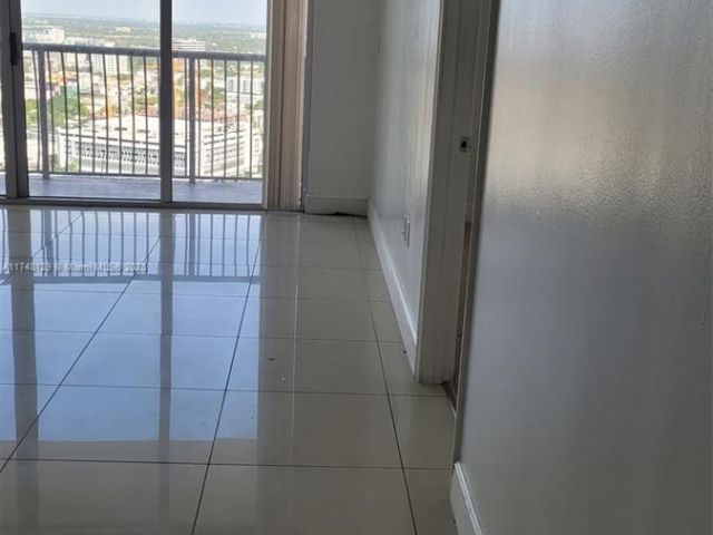1-bedroom condo for sale in Miami - 1750 N Bayshore Dr 3311 - MondialRealty