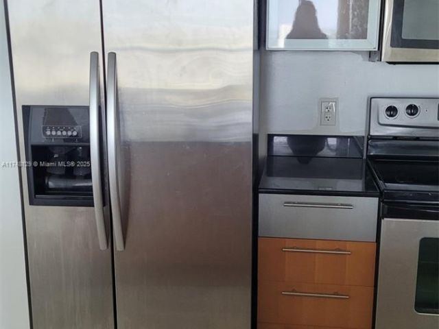 1-bedroom condo for sale in Miami - 1750 N Bayshore Dr 3311 - MondialRealty