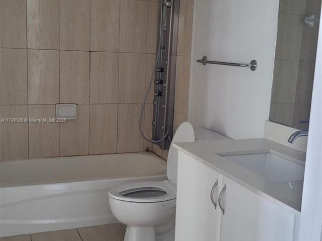 1-bedroom condo for sale in Miami - 1750 N Bayshore Dr 3311 - MondialRealty