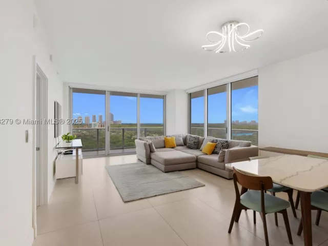 3-bedroom condo for sale in North Miami Beach - 16385 Biscayne Blvd 1221 - MondialRealty