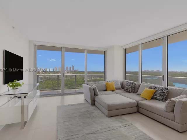 3-bedroom condo for sale in North Miami Beach - 16385 Biscayne Blvd 1221 - MondialRealty