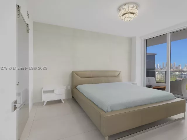 3-bedroom condo for sale in North Miami Beach - 16385 Biscayne Blvd 1221 - MondialRealty