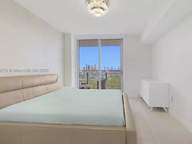 3-bedroom condo for sale in North Miami Beach - 16385 Biscayne Blvd 1221 - MondialRealty